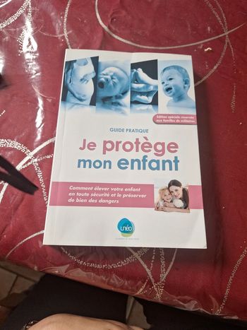 Livre guide je protege mon enfant