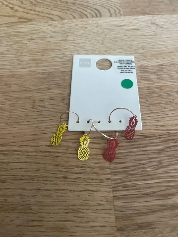 Lot de 2 paires de boucles d’oreilles neuves Hema