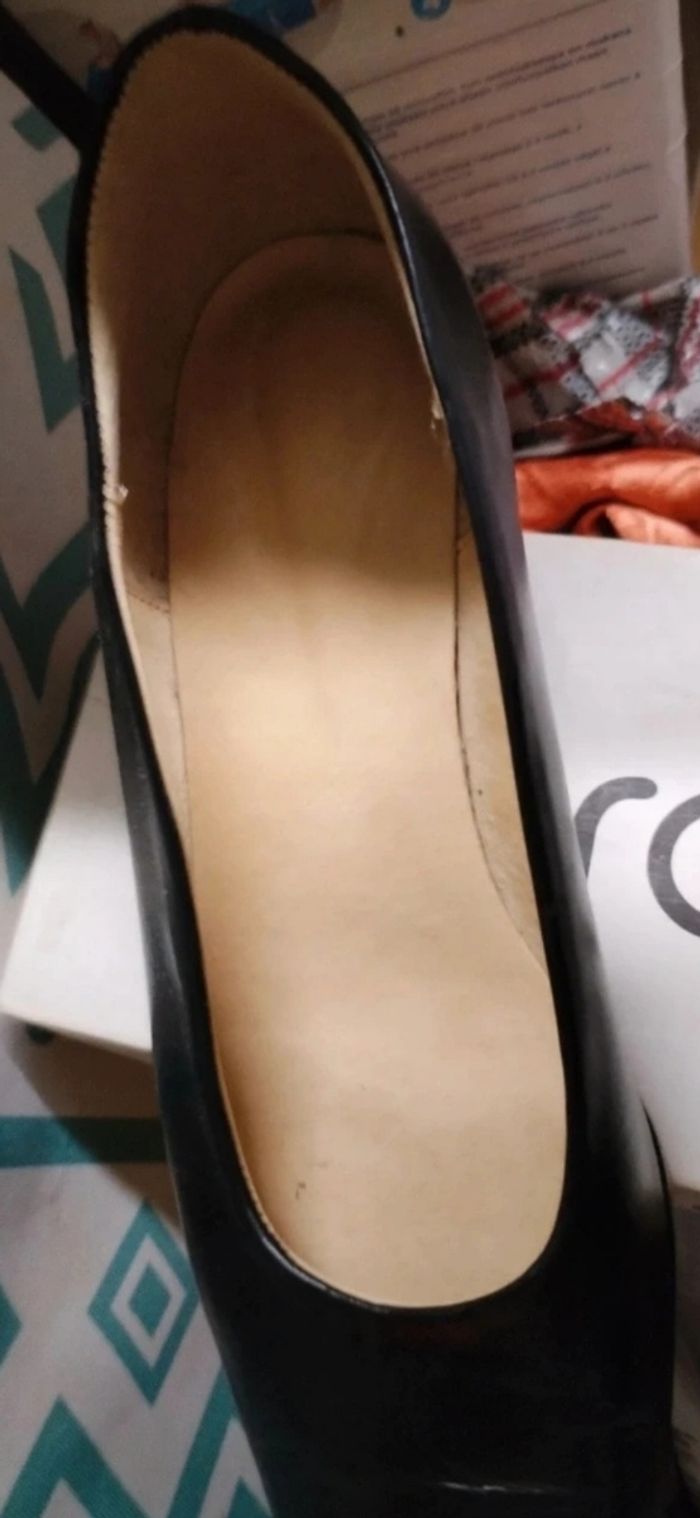 Chaussures à petits talons tout en cuir - photo numéro 4