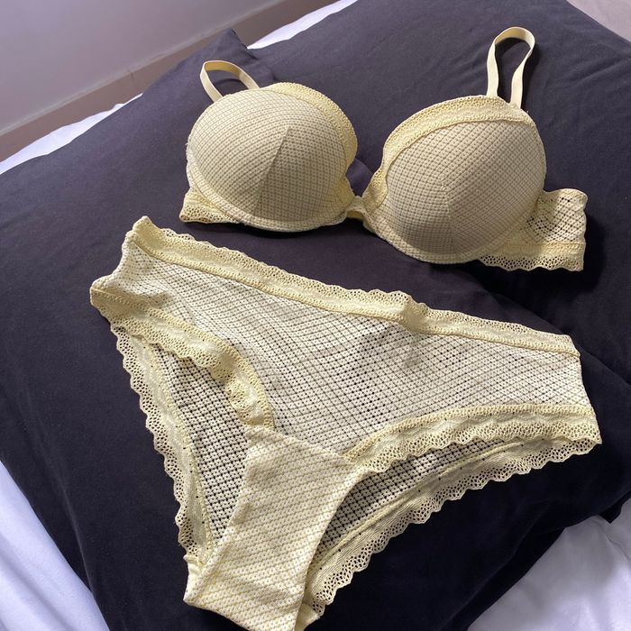 Ensemble lingerie très bon état