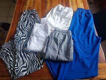 Lot 5  pantalons