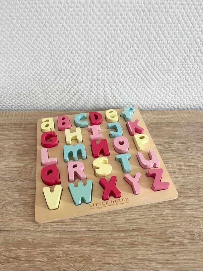 Puzzle alphabet en bois pastel Little Dutch
