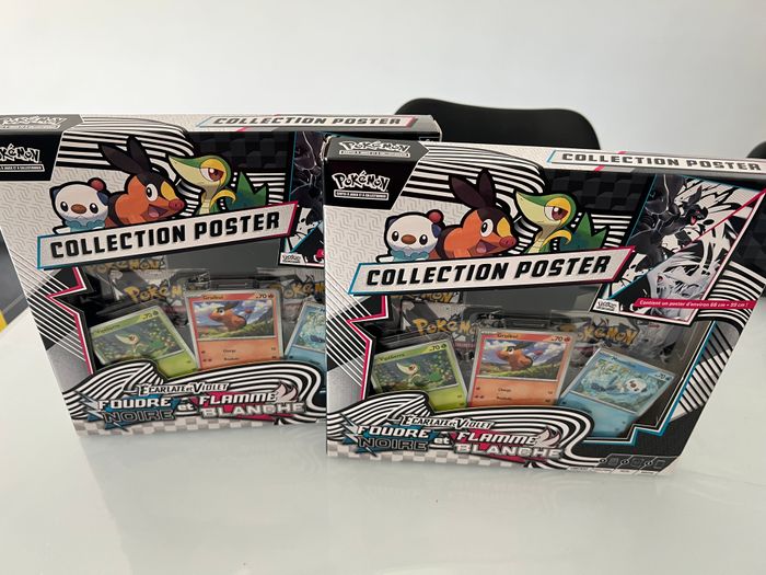 Lot Indivisible 2 Coffrets Poster Pokémon Unys EV10.5 - Foudre Noire & Flamme Blanche