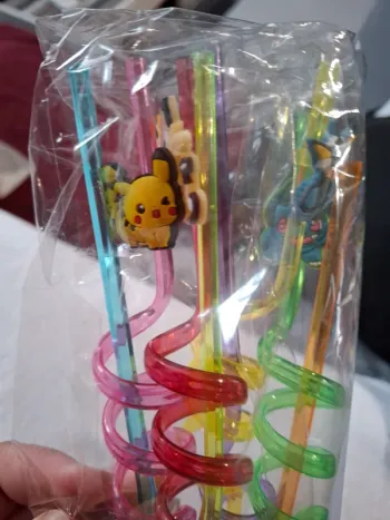 Magnifique lot de paille pokemon neuve