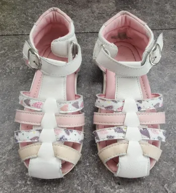 sandales taille 28