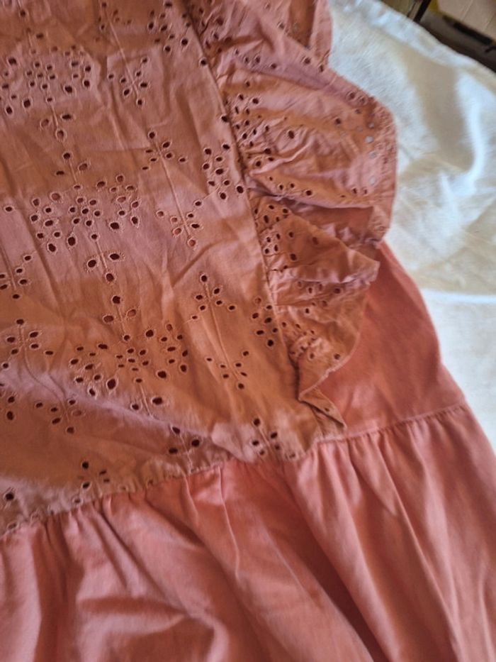 Robe avec dentelle - photo numéro 2