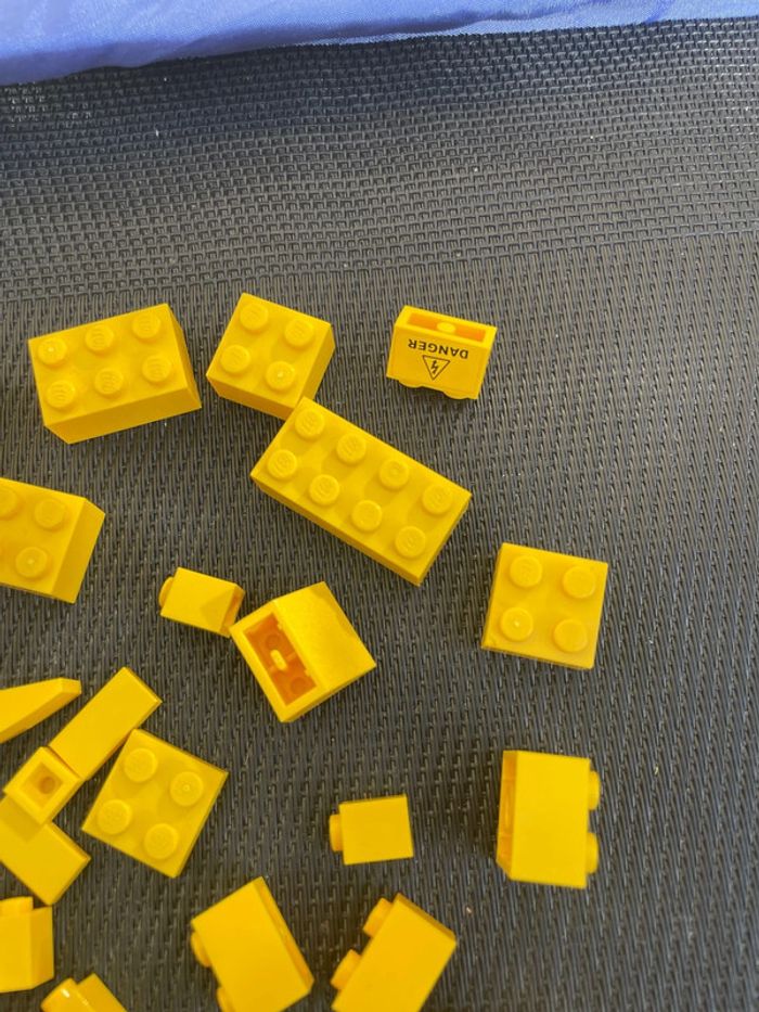 Lego lot vrac jaune officiel pièces détachées caserne star wars Harry Potter city - photo numéro 6