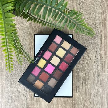 Palette fards à paupières Huda Beauty