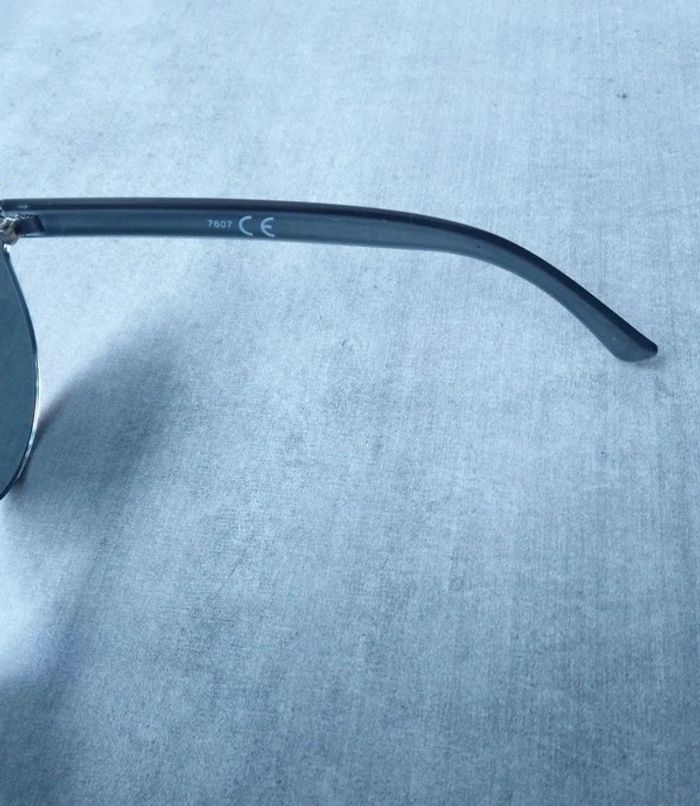 Lunettes de soleil - photo numéro 4