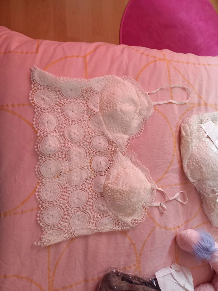 Lot de 5 hauts en dentelle