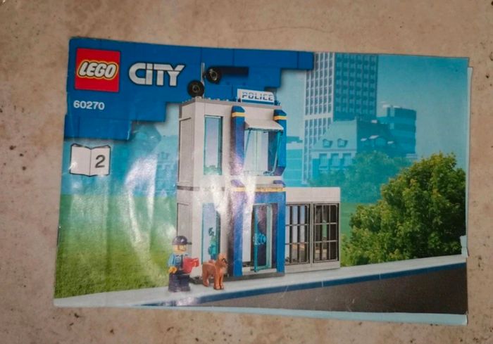 Lego city 60270 police complet - photo numéro 2