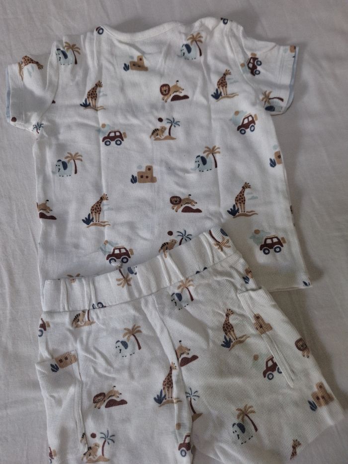 Ensemble short/tee-shirt C&A 18 mois - photo numéro 4