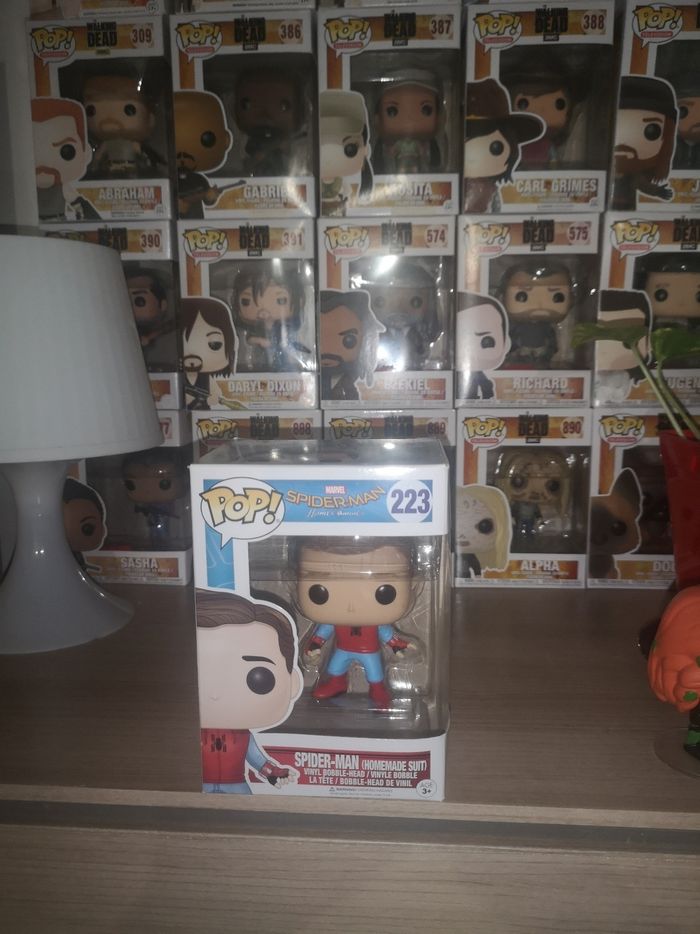 Funko pop Marvel Spider-man Homecoming 223 Spider-man Homemade Suit