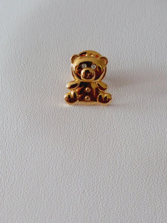 Pins Nounours neuf