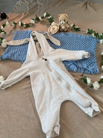 Combinaison taille 6 mois lapin