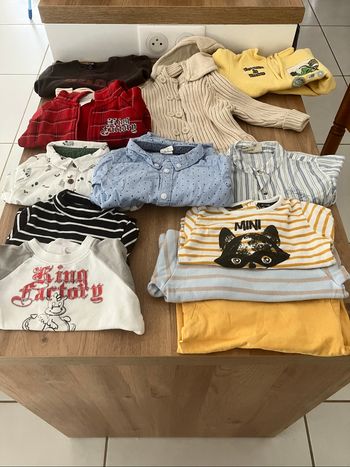 Lot vêtements tee shirt pull 6 mois
