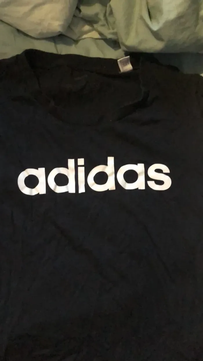 T short noir. Adidas XS unisexe - photo numéro 2