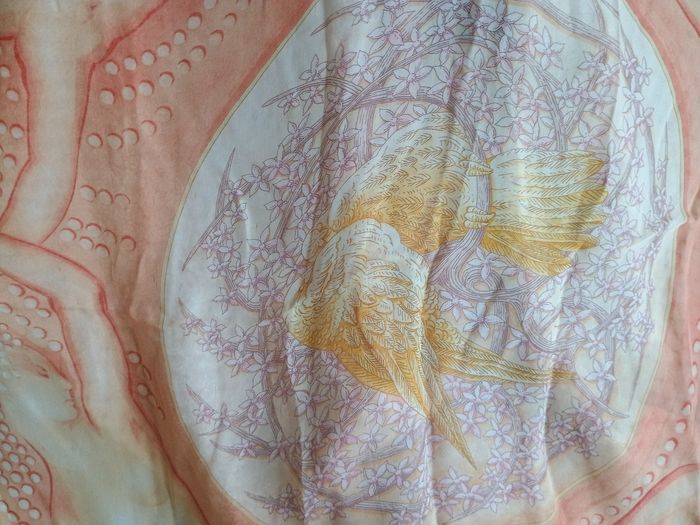 Magnifique foulard en crotte de soie Lalique - photo numéro 2