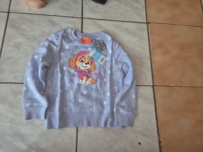 Pull pat patrouille Skye 5/6 ans (110/116 cm)
