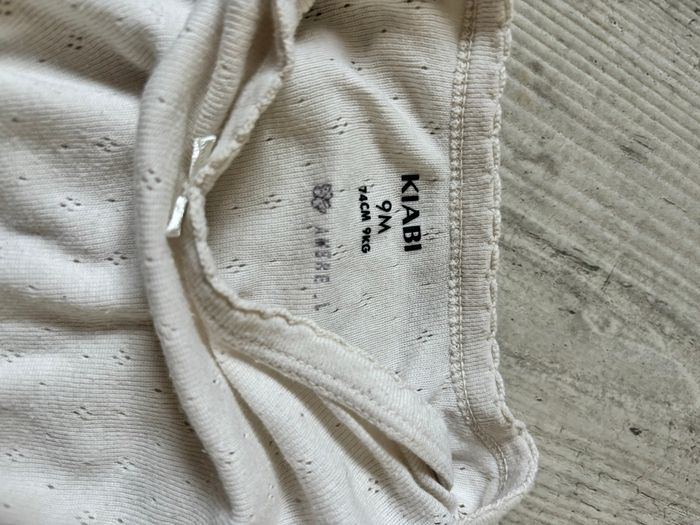 Lot de 2 bodies 9mois - photo numéro 7