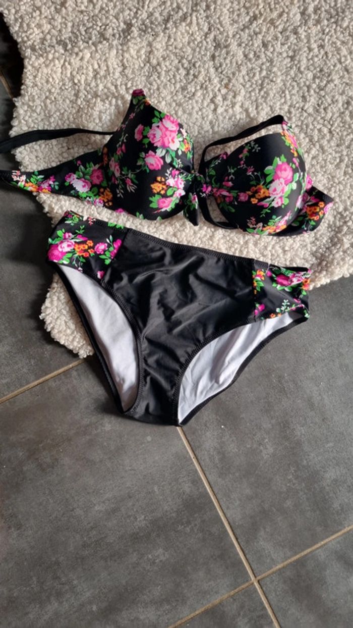 Maillot bain 2 pièces 44 46 noir fleurs haut post formé - photo numéro 2