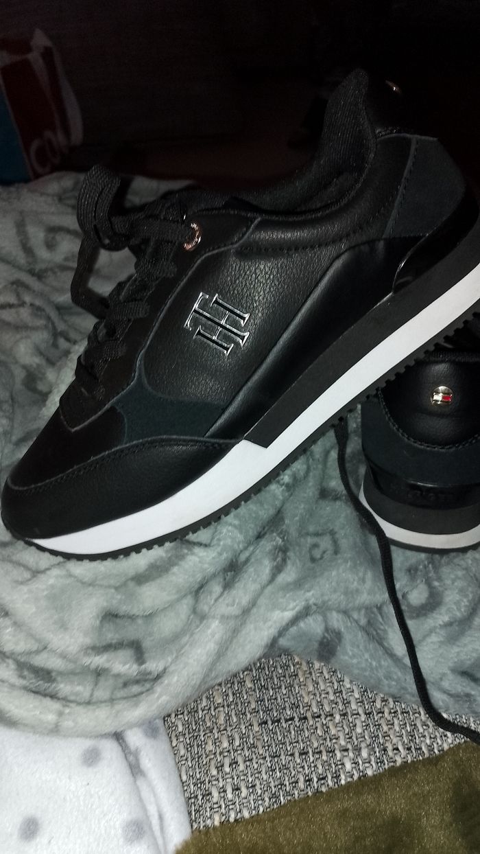 Tommy Hilfiger size 39 new without tags