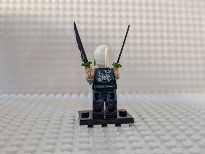 Figurine Demon Slayer : Tengen Uzui, style lego - photo numéro 3
