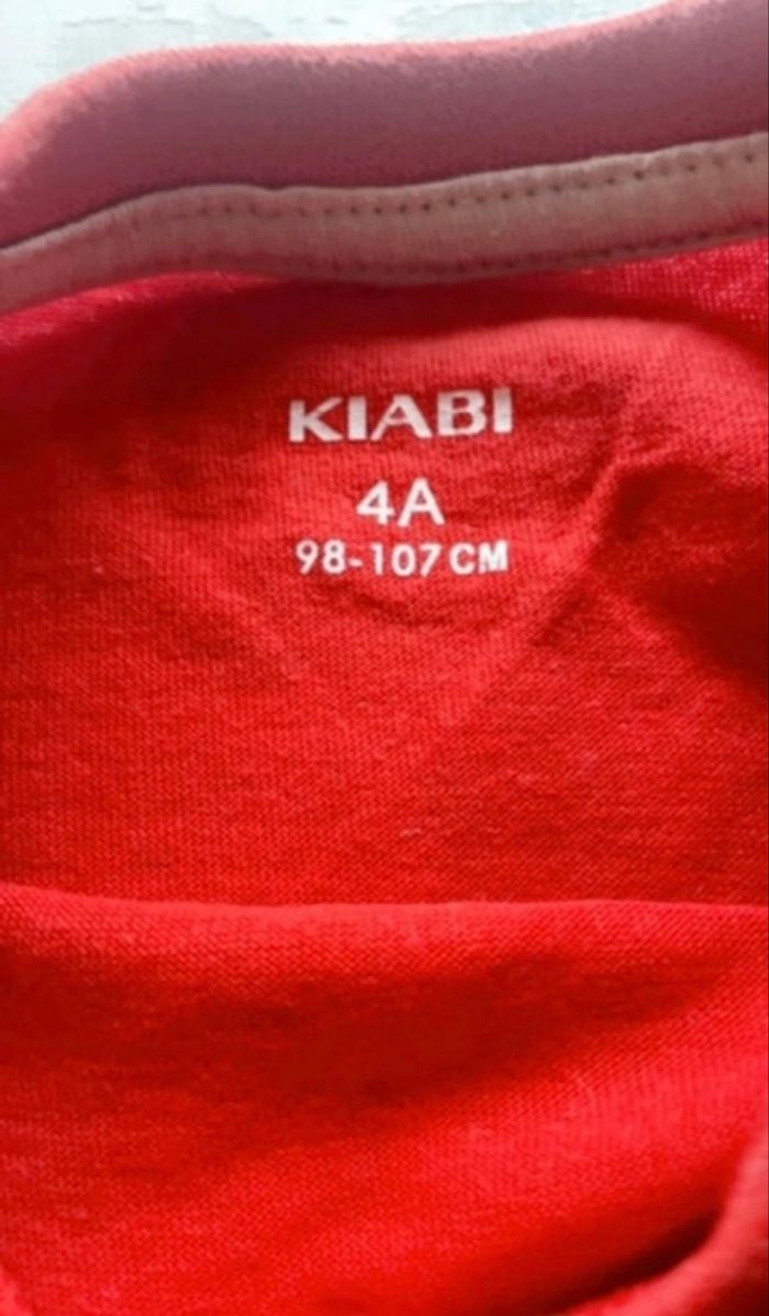 Pull fin manches longues Kiabi 4 ans – rouge à motifs – TBE - photo numéro 3