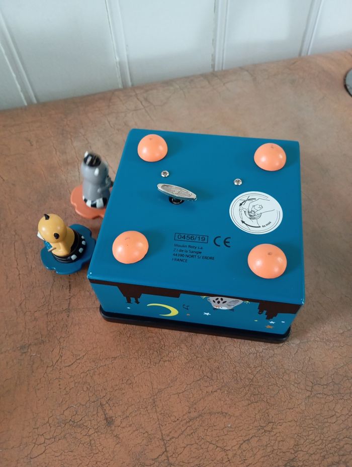 Boite à musique Moulin Roty collection Les Moustaches - photo numéro 4