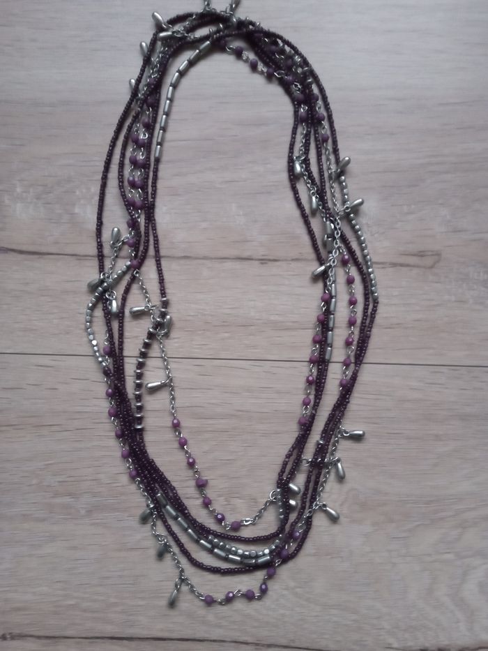 Collier violet