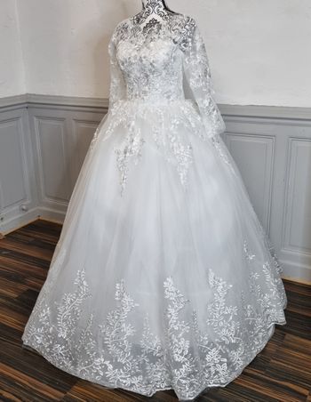 robe de mariee princesse manche longue dentelle taille 38/40
