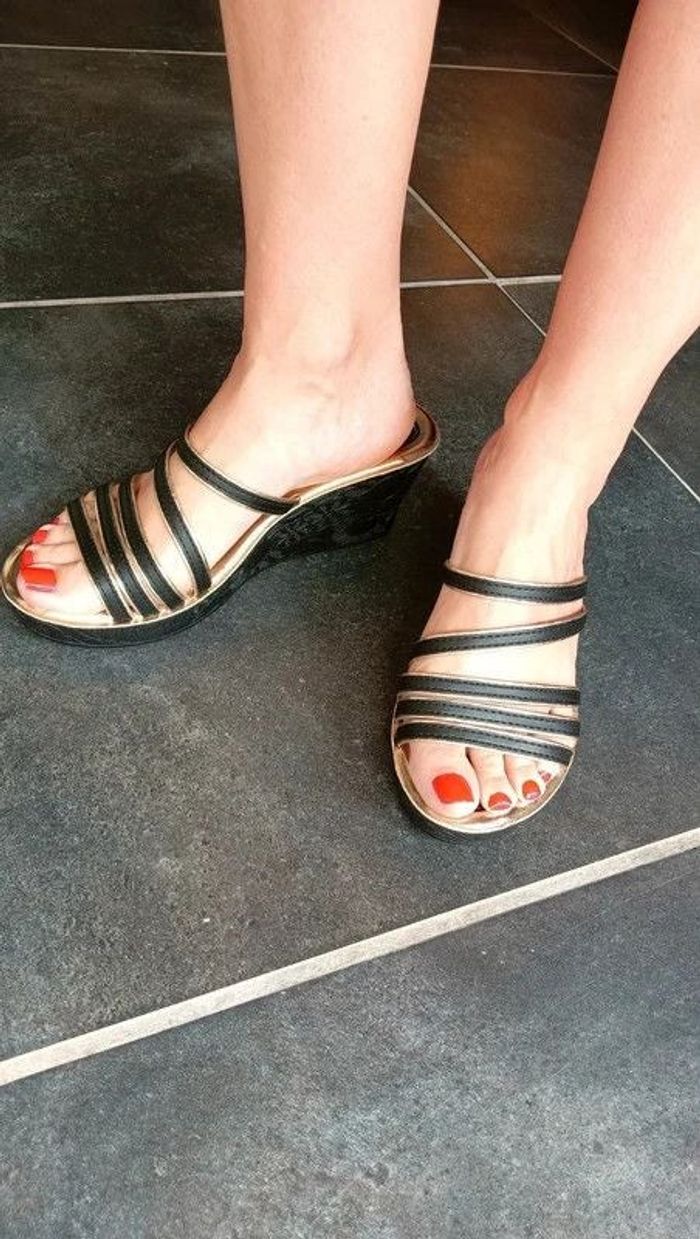 nu-pieds neufs noir 39