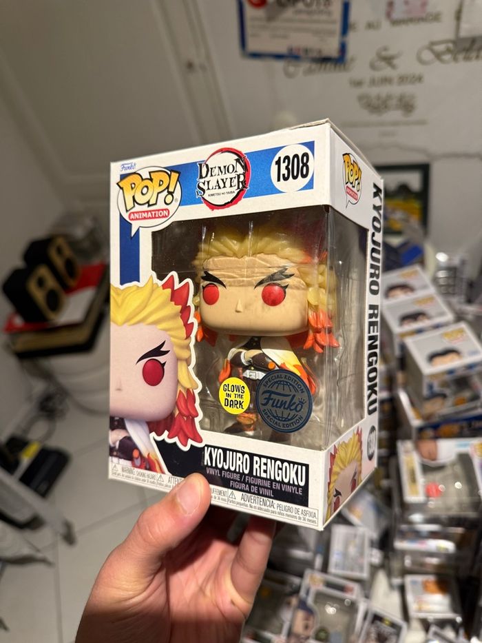 Funko Pop Kyojuro Rengoku 1308 GITD - Demon Slayer - photo numéro 2