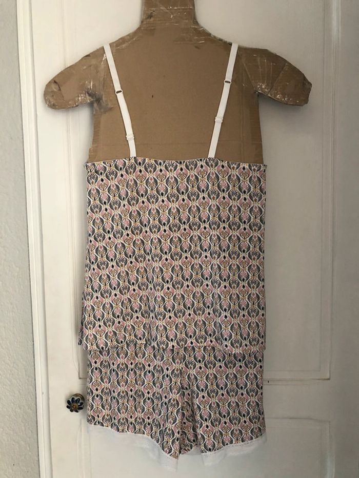 BB28- Ensemble lingerie de nuit top + shorty T 42-44 NEUF - photo numéro 2