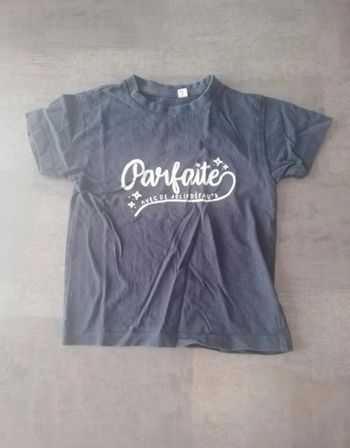 Tee shirt parfaite avec de jolis défauts