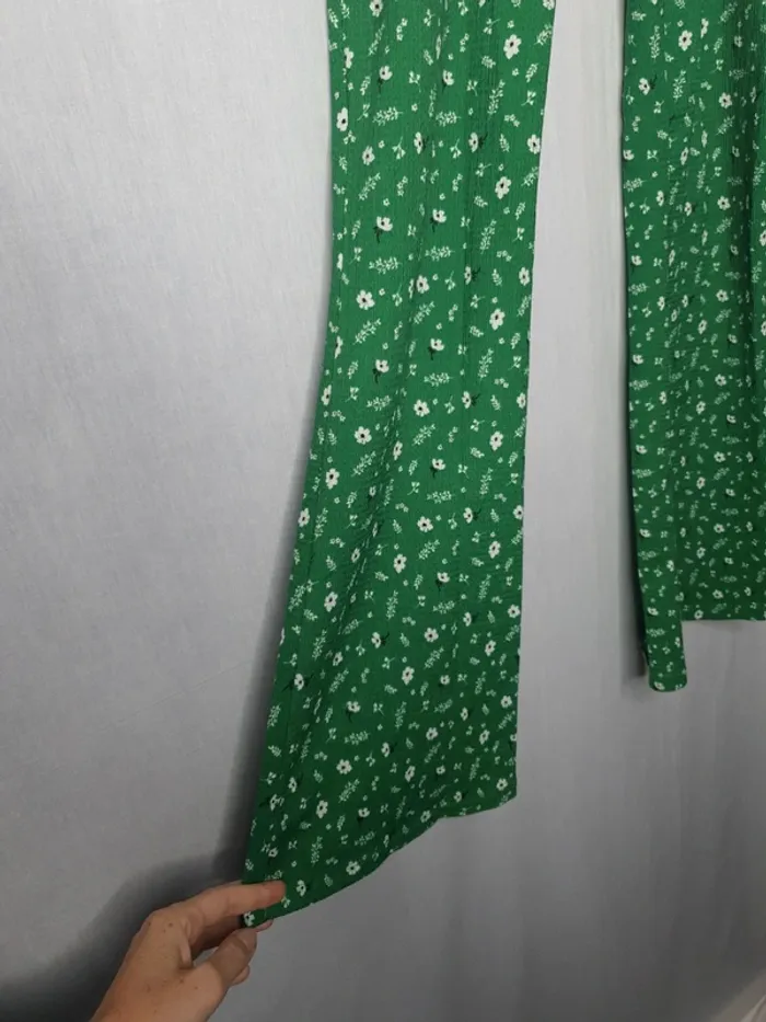 Pantalon vert fleuri - photo numéro 2