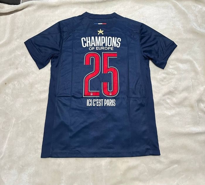 Maillot du Paris Saint-Germain champion - photo numéro 2
