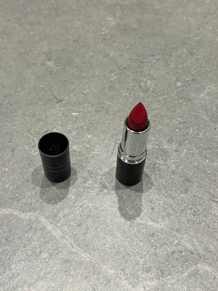 Rouge à lèvre - photo numéro 2