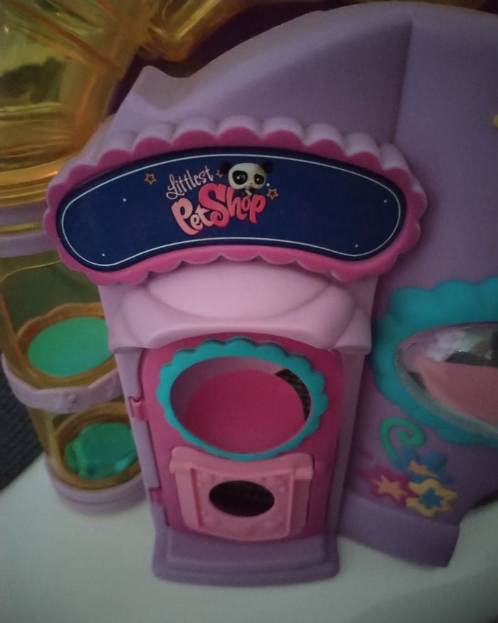 Maison "Pet Shop" en très bon état avec un personnage neuf - photo numéro 5
