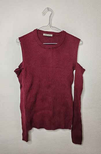 Pull bordeaux épaules dénudées - Ligne à suivre 