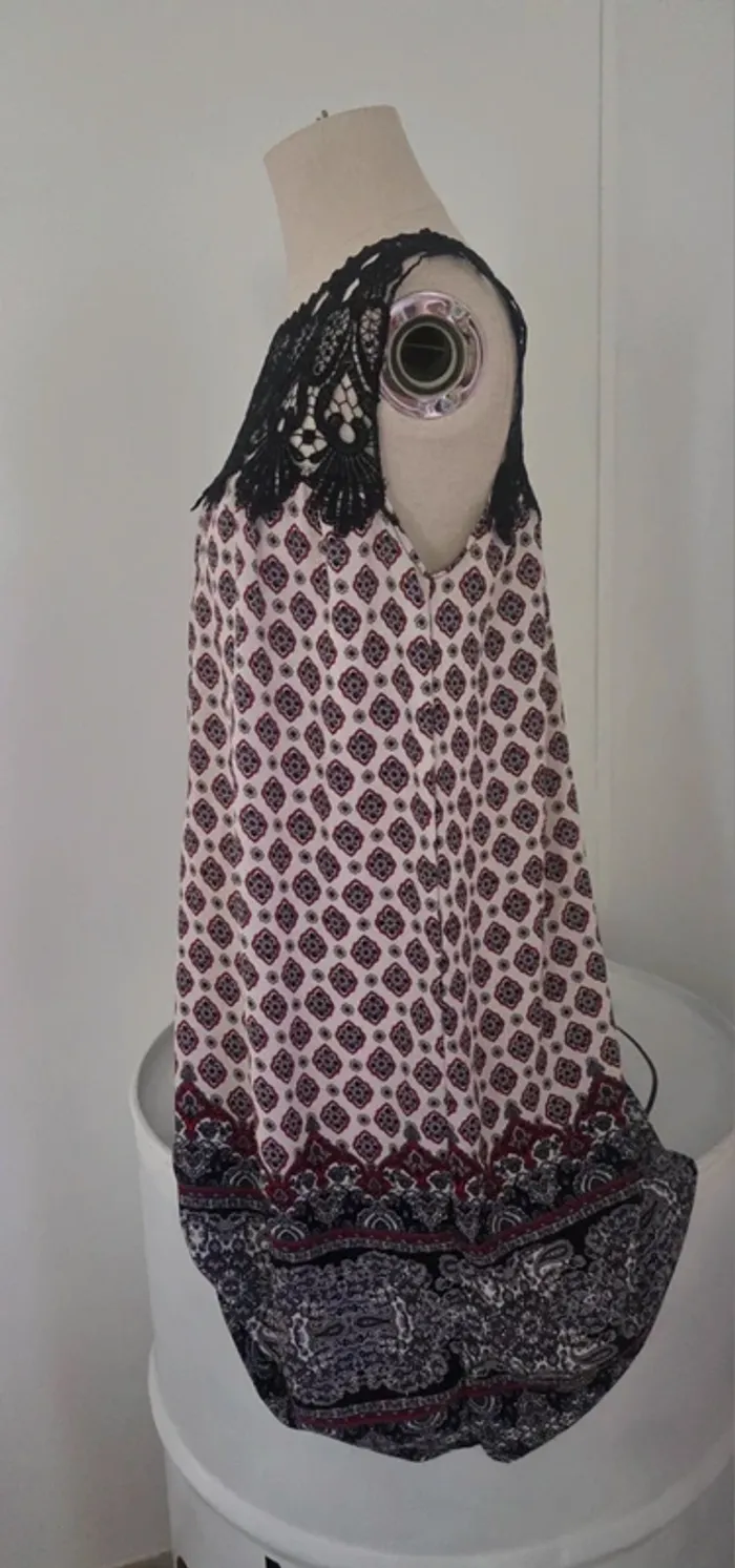 Robe avec de la dentelle Made in italy - photo numéro 2