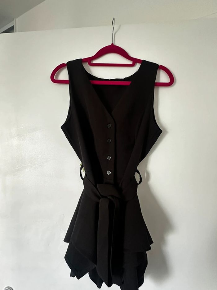 Haut noir cintré  taille fine
