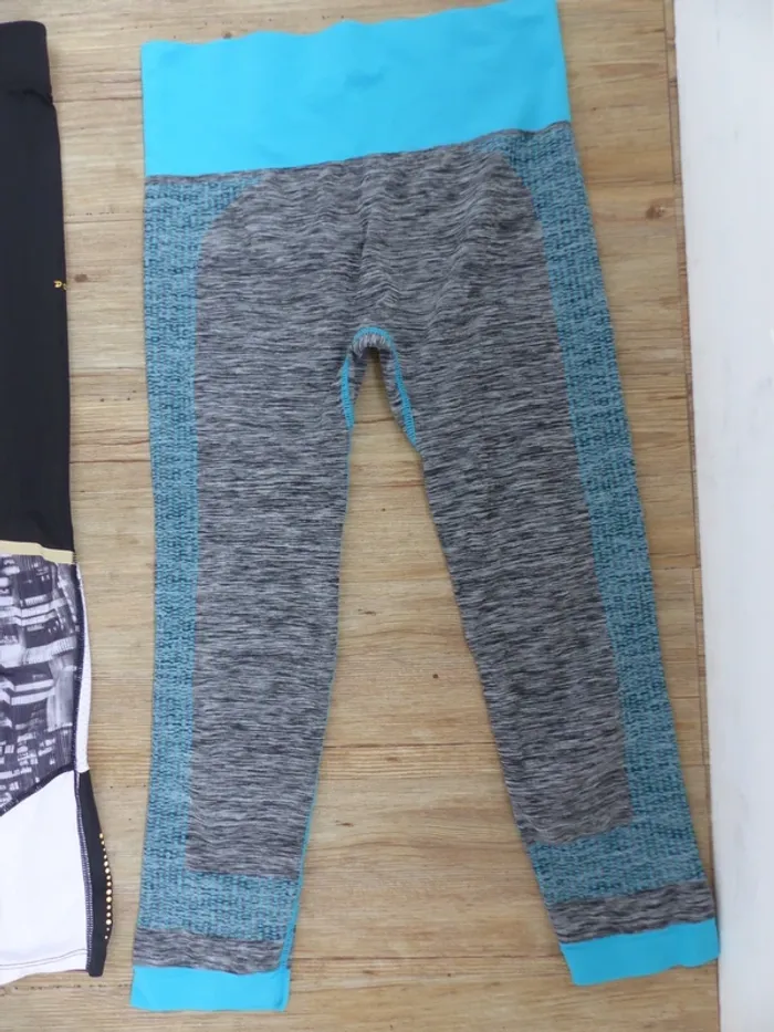 Lot de 2 leggings de sport en XS - photo numéro 3