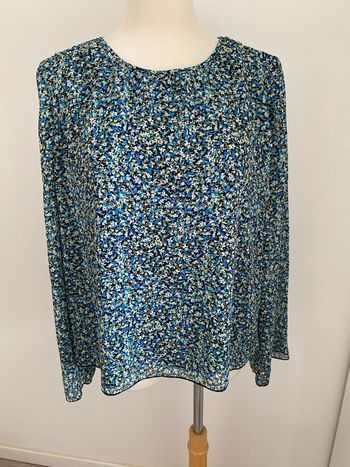 Blouse fleurie et doublée Stradivarius