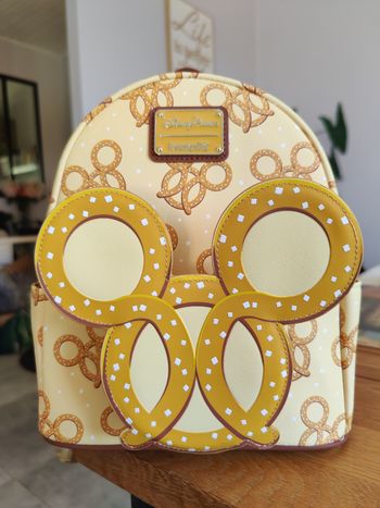 Loungefly Bretzel