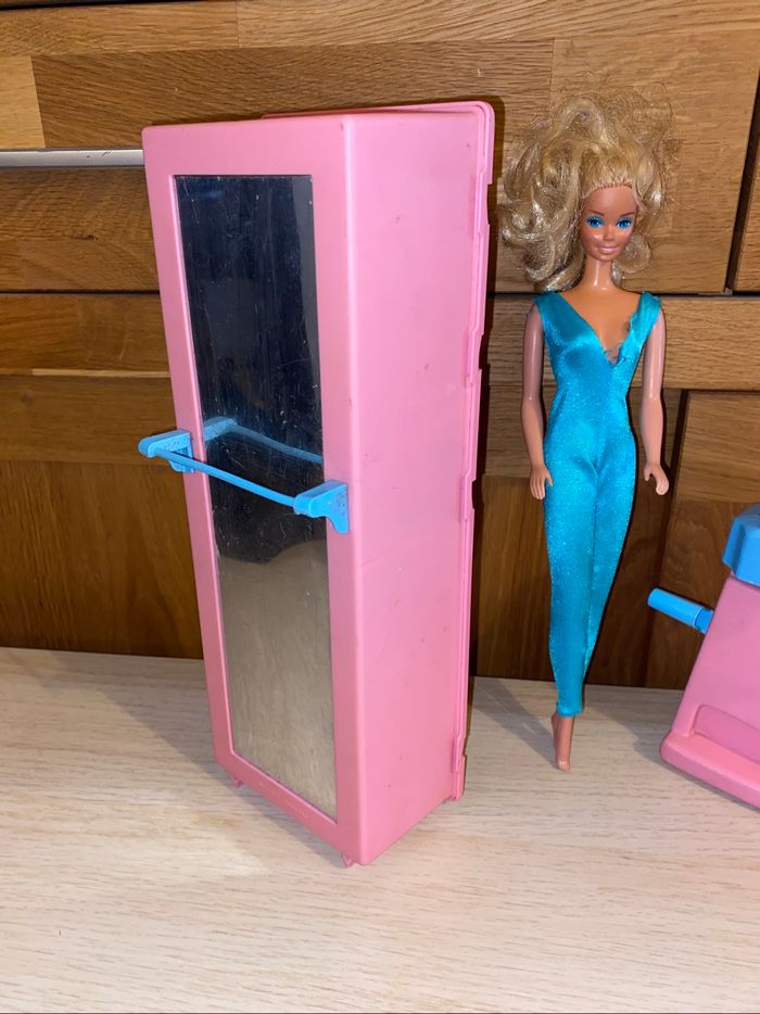 Barbie Mattel 1983 poupée gym salle sport gymnastique velo casier aérobic great shape - photo numéro 3
