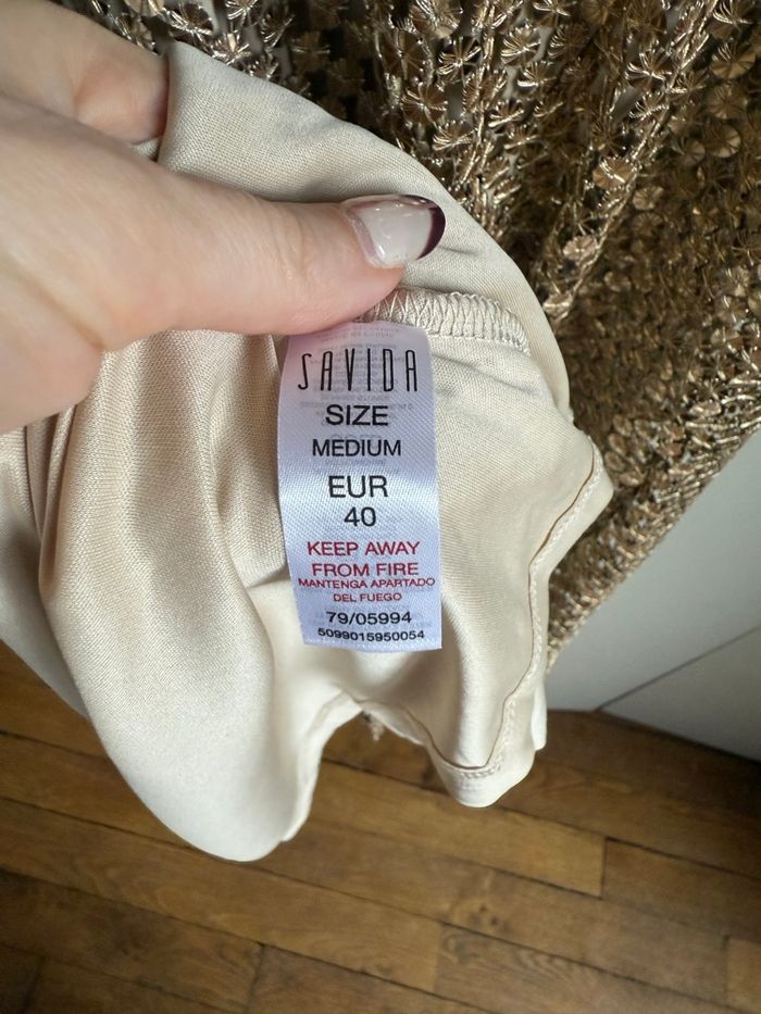 Robe dorée pour les Fêtes de fin d’année - photo numéro 7