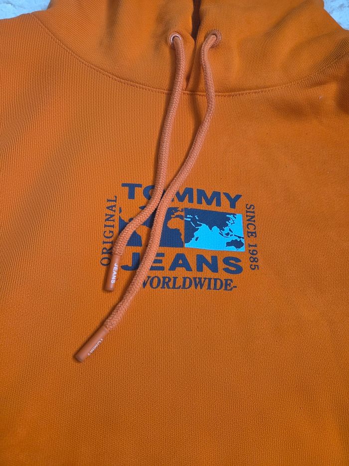 Hoodie Tommy Hilfiger Oversize Orange – Taille S (peut convenir M/L) - photo numéro 4