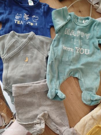 #kytie0moisgarcon. 4 articles de grenouillère un body brassière un pantalon taille 0 mois