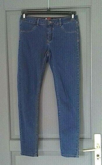 Jean bleu femme taille 38 en très bon état